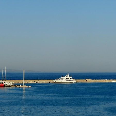 Port View Apartment Закінф Екстер'єр фото